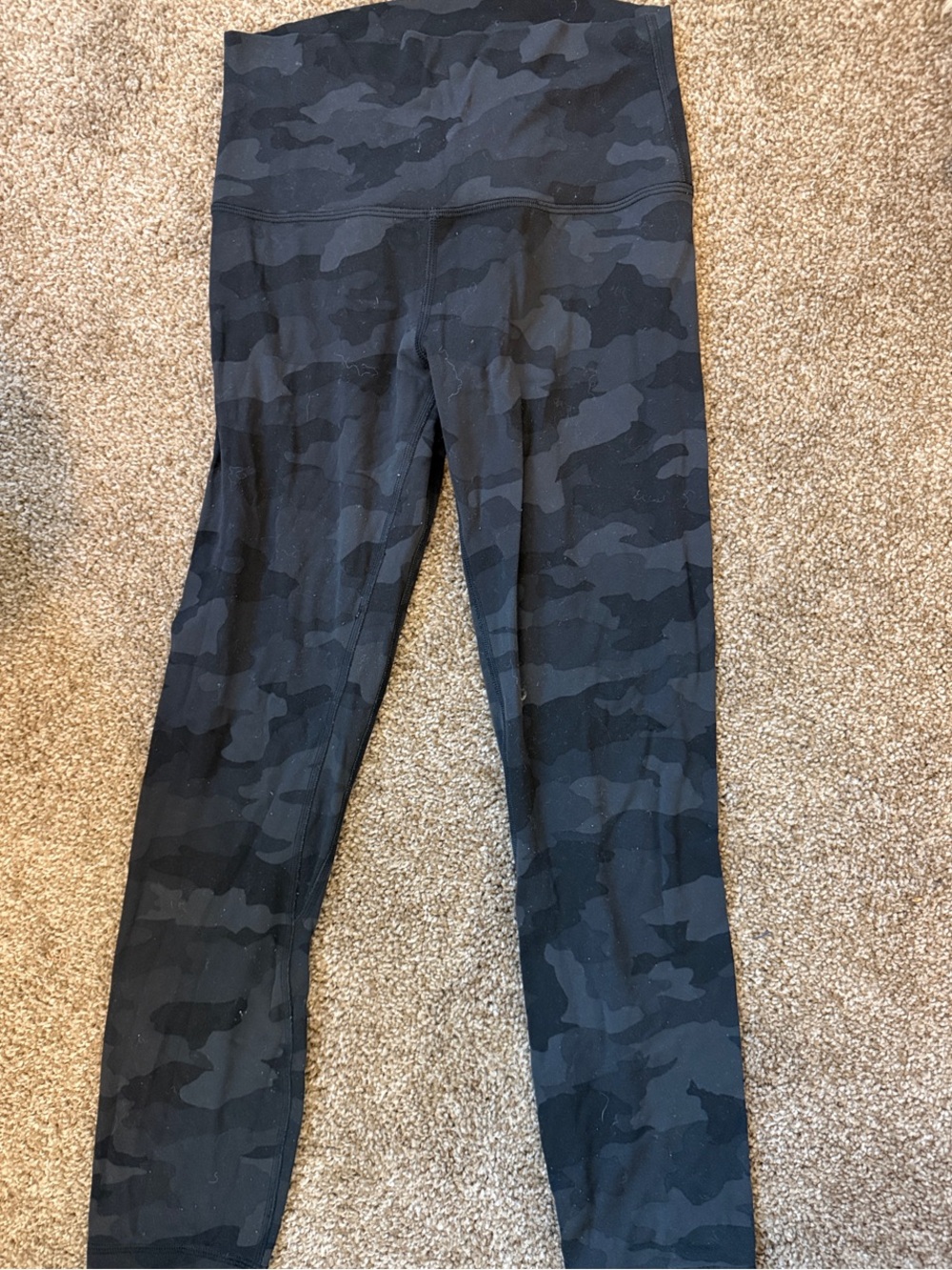 lululemon athletica Women’s Black Camo Leggings - Picture 4 of 4